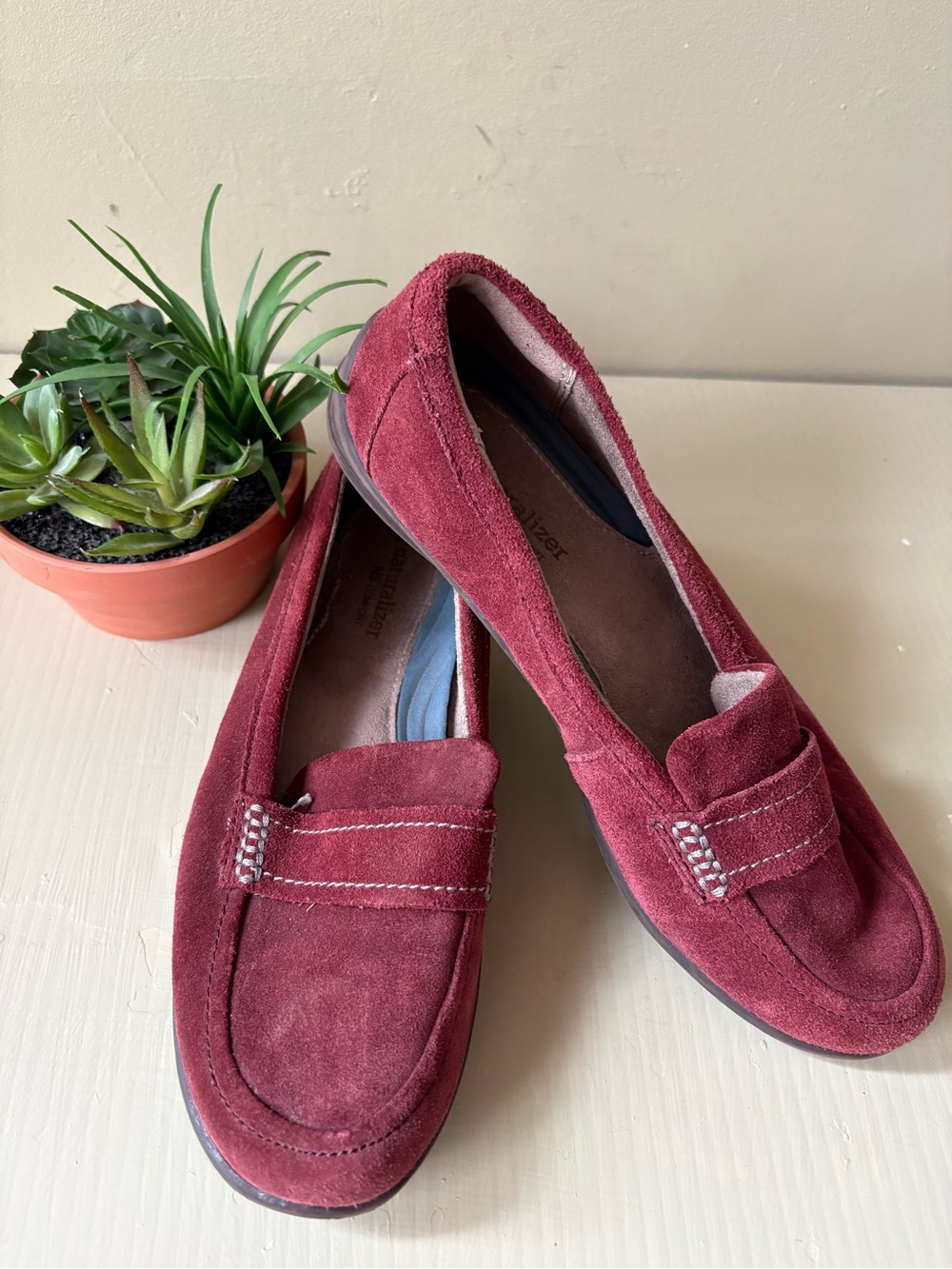 Naturalizer Burgundy Red Suede Loafers Sz 8